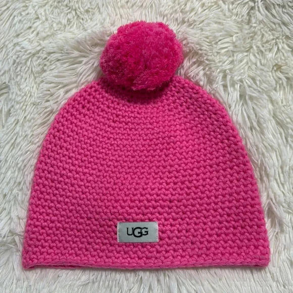 UGG NWOT Pink Beanie - Picture 1 of 3
